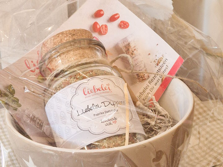 Geschenk mit Paprika-Dip