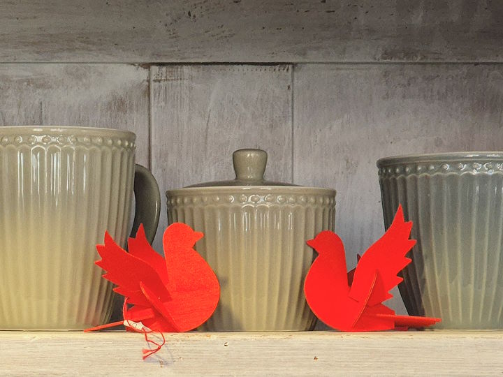 Geschirr-Set mit Kuchen-Deko